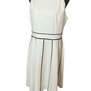 Tommy Hilfiger 💕Fit & Flare💕 Dress with Black Contrast Trim - SZ LG